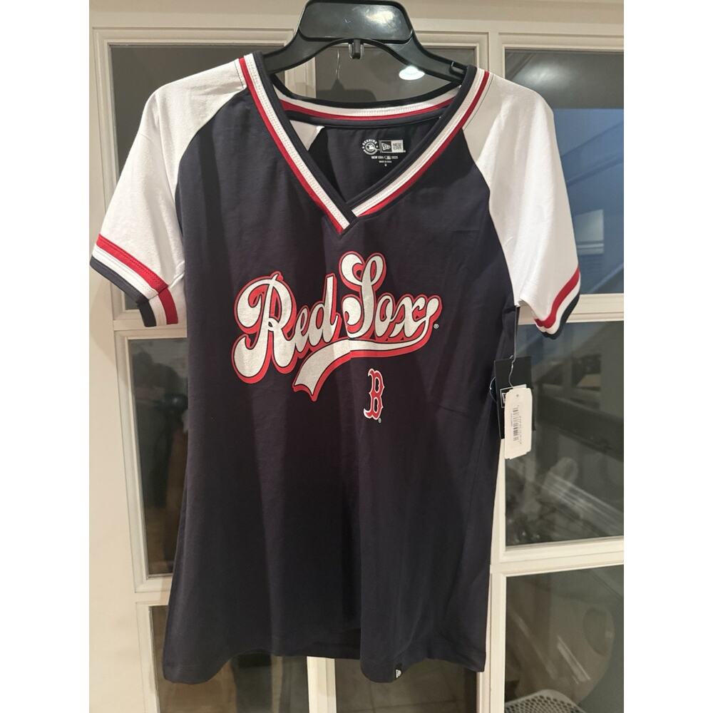 Women's Boston Red Sox New Era Navy Gameday Raglan V-Neck T-Shirt Medium